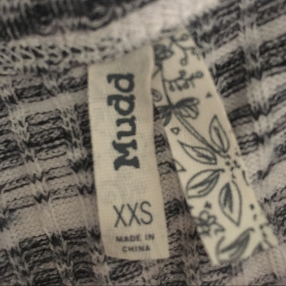 Kohl’s grey halter crop top - Picture 2 of 3